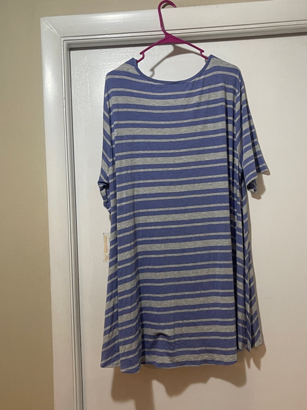 LuLaRoe Lavender & Light Gray Striped Scoop Neck Top NWT - Picture 5 of 6